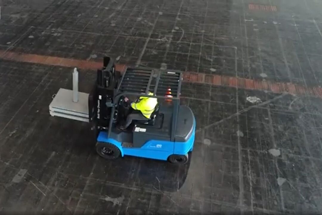 A Delebio consegnati i primi due nuovi muletti a batteria